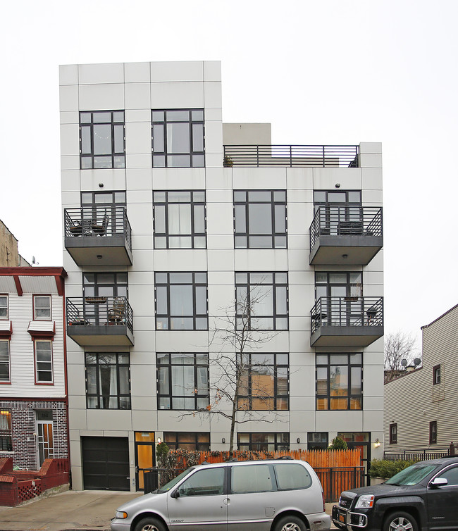 552 Lafayette in Brooklyn, NY - Building Photo - Building Photo