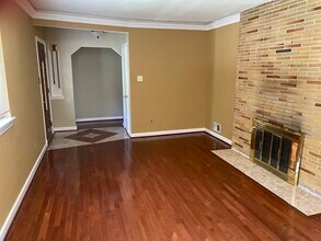 9503 Hale Pl in Silver Spring, MD - Foto de edificio - Building Photo