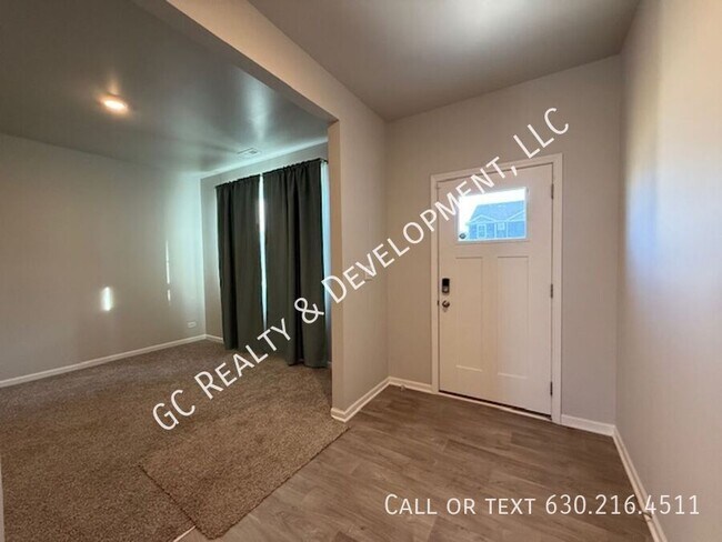 1694 Cottage Dr in Pingree Grove, IL - Building Photo - Building Photo