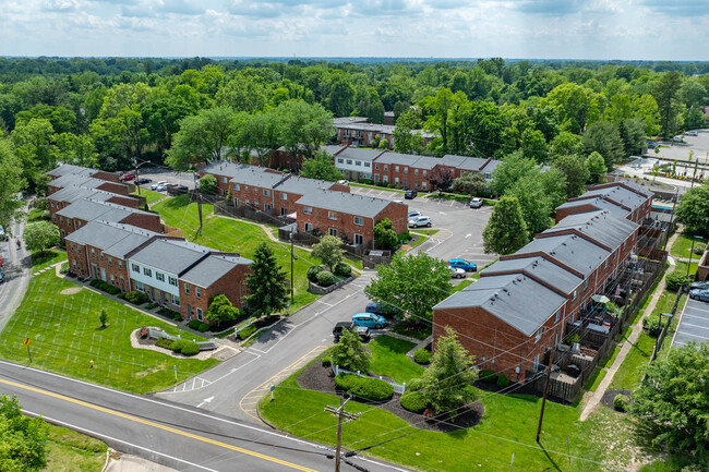 Jamestowne Village in Cincinnati, OH - Foto de edificio - Building Photo