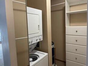 2160 Ridge Dr in Minneapolis, MN - Building Photo - Building Photo