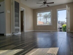 219 W 7th St in Long Beach, CA - Building Photo - Building Photo