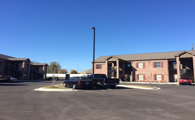 Oak View Apartments in Catoosa, OK - Building Photo - Building Photo