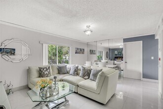 7051 SW 129th Ave in Miami, FL - Building Photo - Building Photo