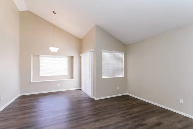 35673 Ginger Tree Dr in Winchester, CA - Building Photo - Building Photo