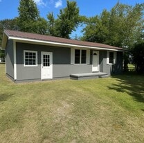 547 Holly Dr in Baldwyn, MS - Building Photo