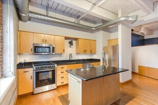 416 NW 13th Ave in Portland, OR - Building Photo