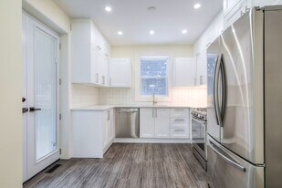 8 Draper St in Toronto, ON - Building Photo