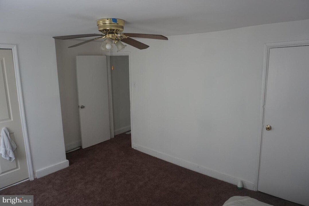 4569 Worth St Photo