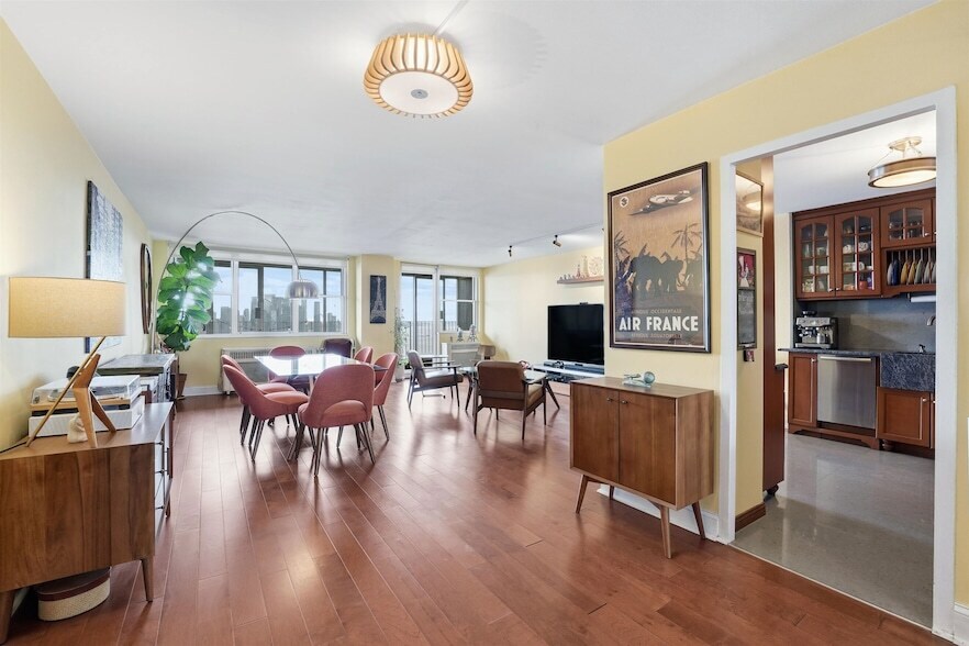 6040 JFK Blvd E in West New York, NJ - Foto de edificio