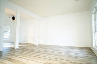 1315 Great River Pkwy SE in Lawrenceville, GA - Foto de edificio - Building Photo