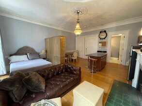 105 Beacon St, Unit 3 in Boston, MA - Building Photo - Building Photo