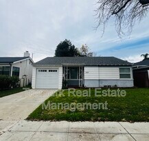 337 S Beachwood Dr in Burbank, CA - Building Photo