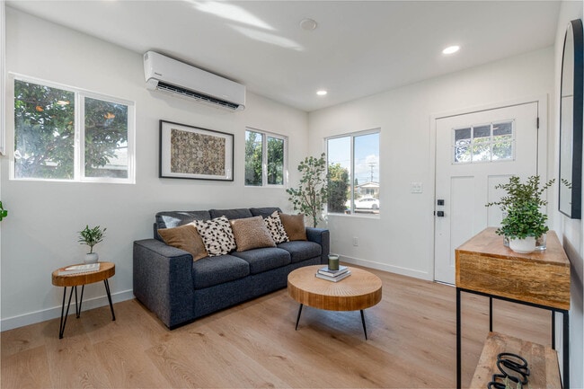 3921 Delta St in San Diego, CA - Building Photo - Building Photo