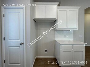 524 NW 176th St in Edmond, OK - Foto de edificio - Building Photo