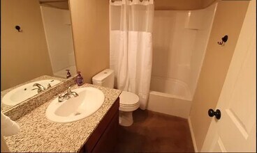 101 Ashley Dr in Edmond, OK - Building Photo - Building Photo