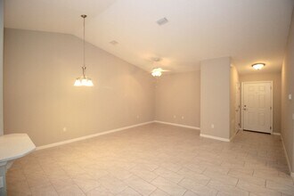 11 Wellwood Ln in Palm Coast, FL - Building Photo - Building Photo
