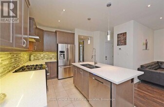 68 Stedford Cres in Brampton, ON - Building Photo - Building Photo