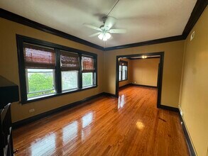 5453 S Wood St in Chicago, IL - Building Photo - Building Photo