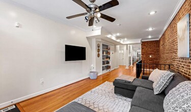 3303 Foster Ave in Baltimore, MD - Foto de edificio - Building Photo