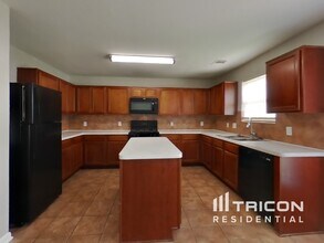 4111 Wayside Stream Ln in Houston, TX - Building Photo - Building Photo