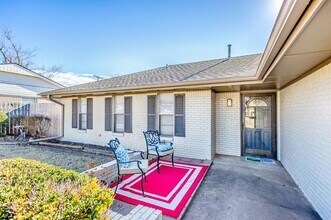 144 Marilyn Ave in Edmond, OK - Foto de edificio - Building Photo