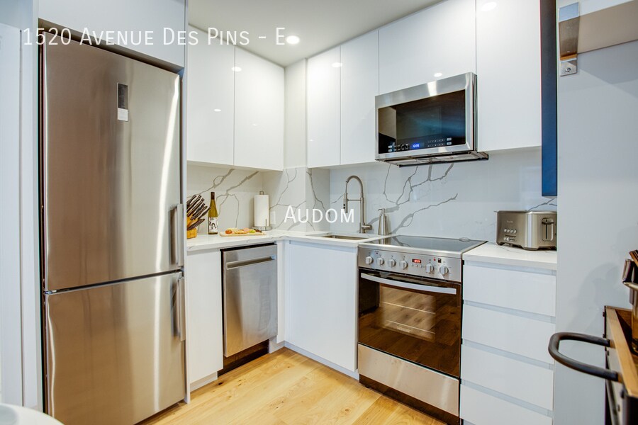 1520 Av. des Pins in Montréal, QC - Building Photo