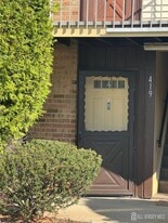 419 Cricket Ln in Woodbridge Township, NJ - Building Photo