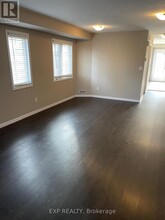3200-3200 Singleton Ave in London, ON - Building Photo - Building Photo