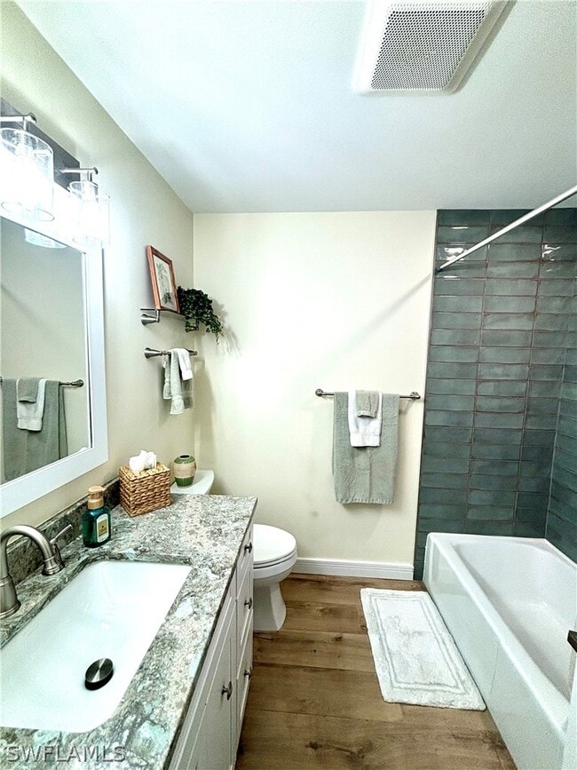 property at 1435 Curlew Ave