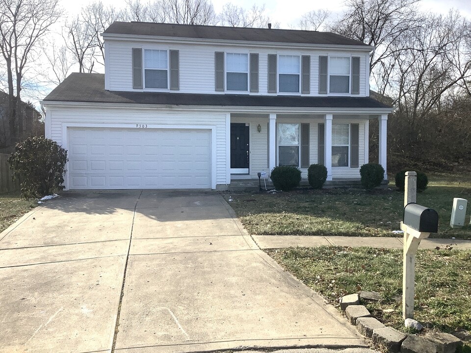 9503 Deer Track Rd in West Chester, OH - Foto de edificio