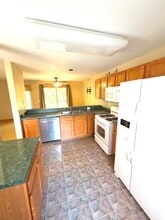 2314 Woodside Dr in Carpentersville, IL - Foto de edificio - Building Photo