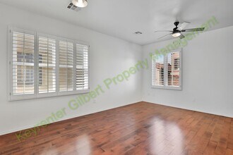 1356 S Sabino Dr in Gilbert, AZ - Building Photo - Building Photo