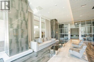 2481 Taunton Rd in Oakville, ON - Building Photo - Building Photo