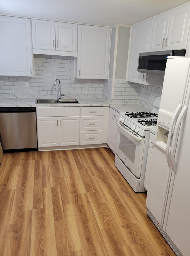 217 Thurber St in Syracuse, NY - Foto de edificio - Building Photo