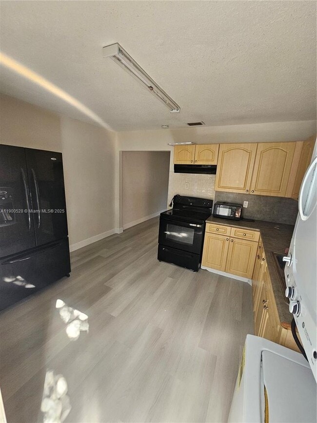 2245 Freedom St in Hollywood, FL - Building Photo - Building Photo