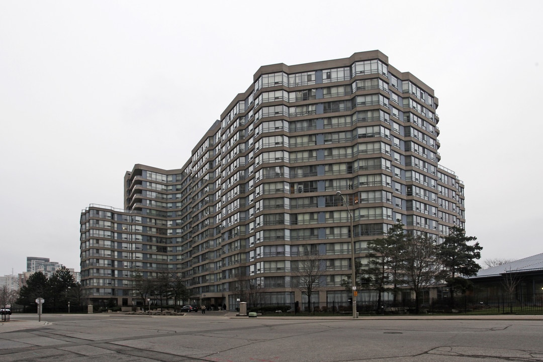 Odyssey in Mississauga, ON - Building Photo