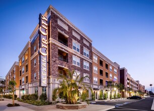 Lex CTR City in Anaheim, CA - Foto de edificio - Building Photo