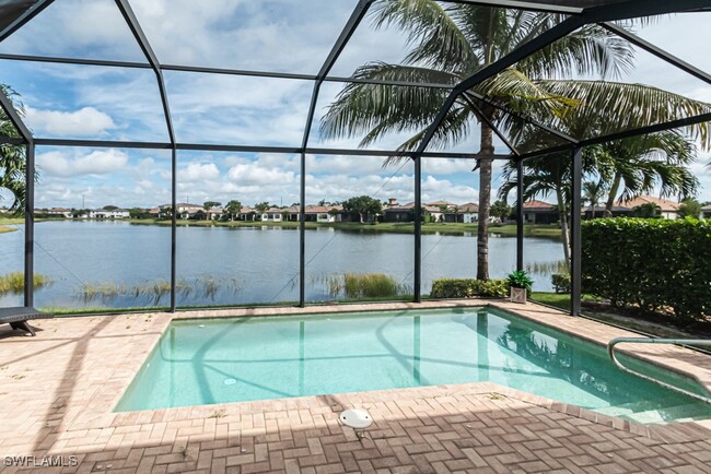 9267 Glenforest Dr in Naples, FL - Foto de edificio - Building Photo