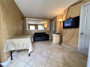 1225 S C St in Lake Worth Beach, FL - Building Photo - Building Photo