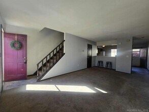 921 Hamilton Ave in Waterbury, CT - Foto de edificio - Building Photo