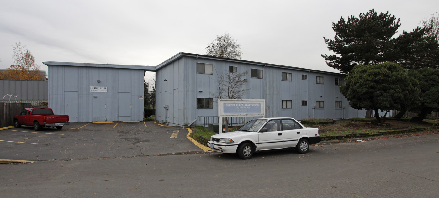 Sunset Plaza Apartments in Portland, OR - Building Photo