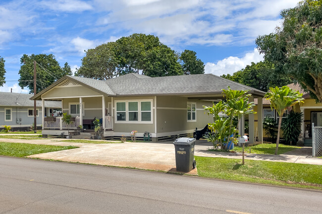 221 Kilani Ave in Wahiawa, HI - Building Photo - Building Photo