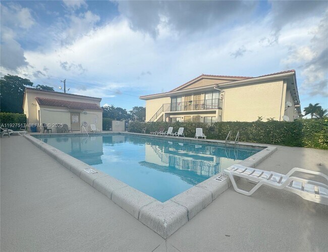 11044 Royal Palm Blvd, Unit 7-5 in Coral Springs, FL - Foto de edificio - Building Photo
