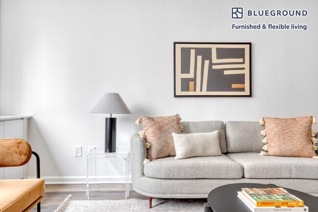 520 W 43rd St in New York, NY - Building Photo - Building Photo