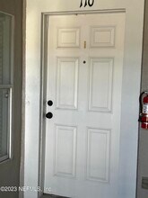 7063 Deer Lodge Cir in Jacksonville, FL - Foto de edificio - Building Photo