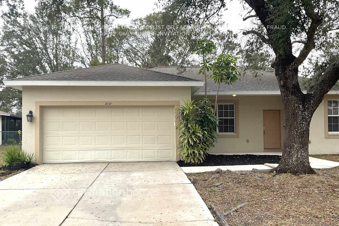 2121 49th Ave E in Bradenton, FL - Building Photo