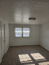 31602 N Marginal Dr in Willowick, OH - Building Photo - Building Photo