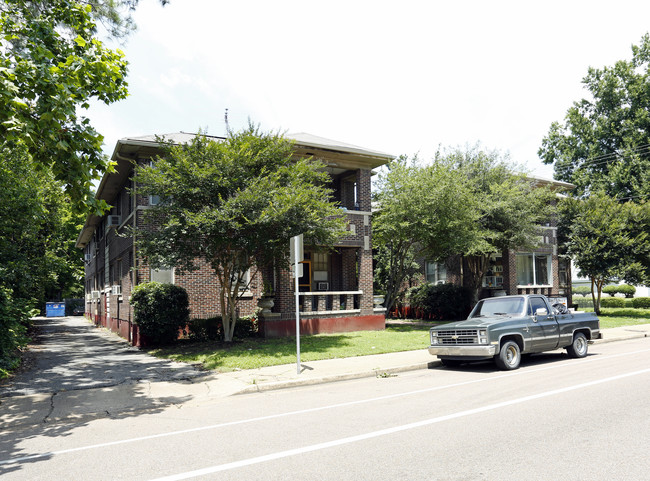 Mayflower Apartments in Memphis, TN - Building Photo - Building Photo