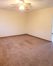 127 10th St in Ogden, KS - Building Photo - Building Photo